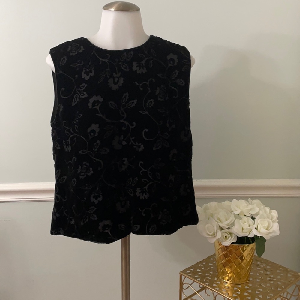 Deane and White black velvet top size 12